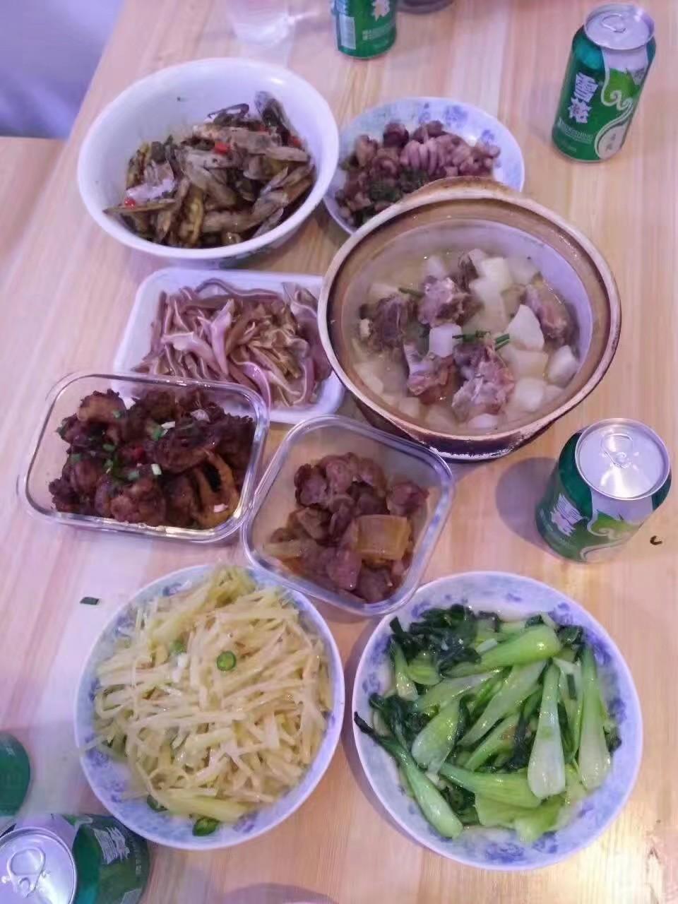 土豆炖排骨汤，一道家常美味  土豆炖排骨汤