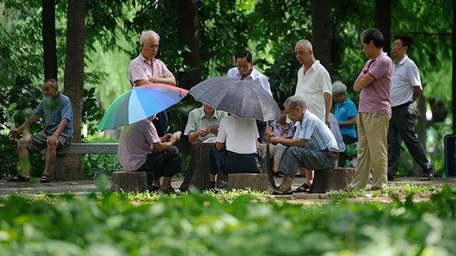 走卒，生活的微光与坚韧的脚步  走卒